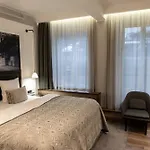 Ascot Hotel